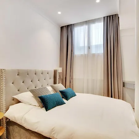 Appartamento Amazing 3br8p - Place De L'etoile Parigi