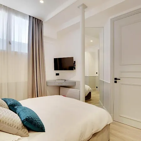 Amazing 3br8p - Place De L'etoile Apartment